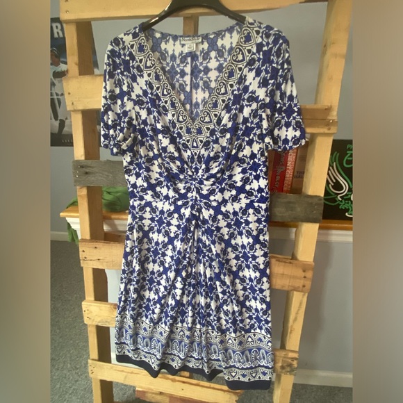 NorthStyle Blue and White V-Neck Dress -XL GUC - Picture 1 of 6
